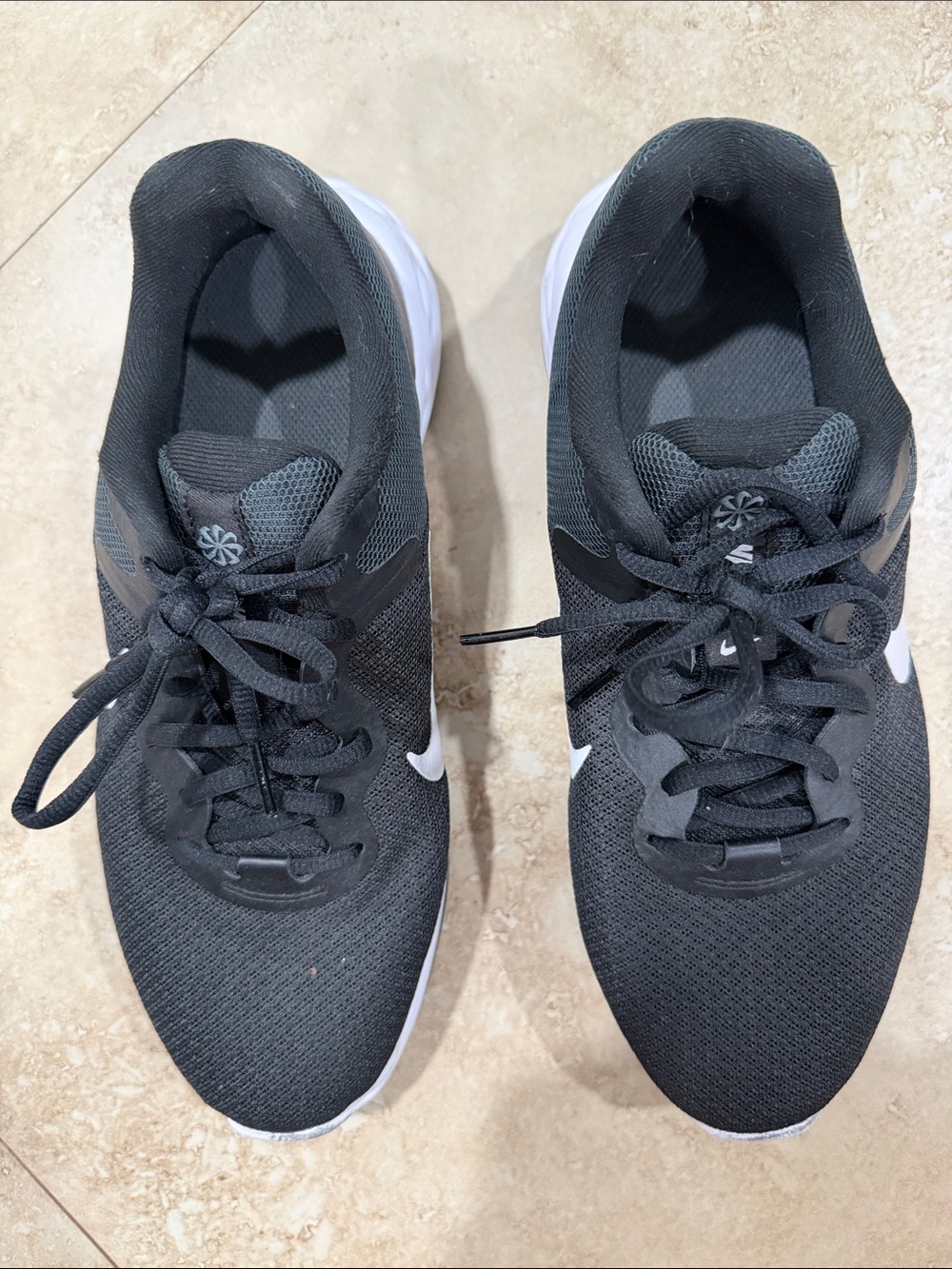 Nike DC9001-003 Running Shoes Women’s 8.5 Wide Black White Athletic Sneakers - Picture 3 of 6